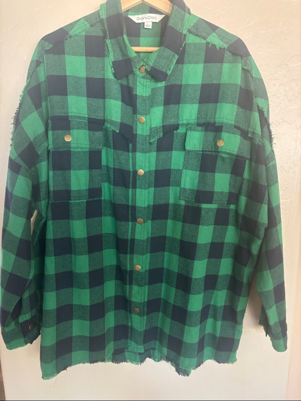 DAVI & DANI Green and Black Plaid Light Flannel Button-Up Shirt Jacket
